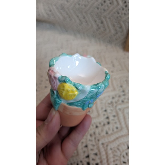 Vintage Ceramic Flower Pot Salt and Pepper Shakers Set Spring Floral Garden 2pc - Picture 3 of 5